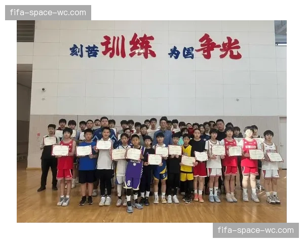 “数据篮球”训练营在纽约开幕，专注于青少年球员的攻防效率意识培养